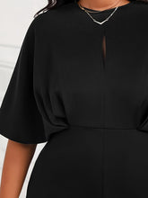 Load image into Gallery viewer, Plus Size Ruched Round Neck Half Sleeve Blouse