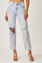 Load image into Gallery viewer, RISEN High Rise Distressed Relaxed Jeans