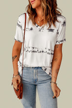 Load image into Gallery viewer, Printed V-Neck Short Sleeve Top