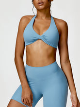Load image into Gallery viewer, Twisted Halter Neck Active Bra