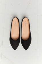 Load image into Gallery viewer, Forever Link Pointed Toe Flats