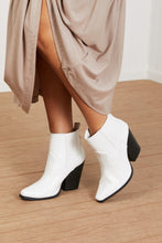 Load image into Gallery viewer, Qupid Daybreak Cowboy Booties