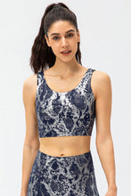 Load image into Gallery viewer, Metallic Snakeskin Print Cropped Yoga Tank
