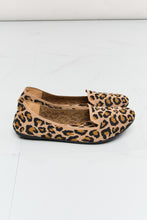 Load image into Gallery viewer, Forever Link Leopard Flats