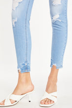 Load image into Gallery viewer, High waisted skinny with shredded abrasion