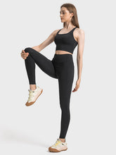 Load image into Gallery viewer, Scoop Neck Crisscross Straps Sports Bra
