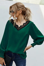Load image into Gallery viewer, Contrast lace Balloon Sleeve Top