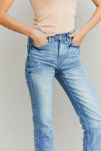 Load image into Gallery viewer, Muselooks Mid Rise Cropped Jeans with Pockets