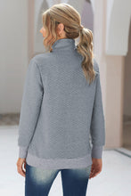 Load image into Gallery viewer, Contrast Quilted Quarter-Snap Long Sleeve Sweatshirt