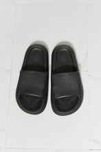 Load image into Gallery viewer, MMShoes Arms Around Me Open Toe Slide in Black