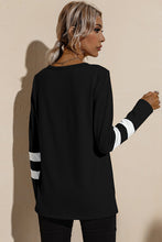 Load image into Gallery viewer, Double Stripe Twist Hem Tee
