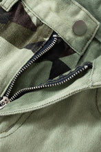 Load image into Gallery viewer, Camouflage Print Cargo Jeans
