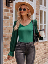 Load image into Gallery viewer, Simple & Chic Blouse