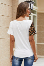 Load image into Gallery viewer, Leopard Splicing Knot Hem Short Sleeve Top