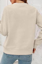 Load image into Gallery viewer, MAMA Leopard Graphic Sweatshirt