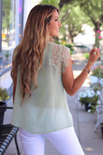 Load image into Gallery viewer, Lace Capped Sleeve Lined Top