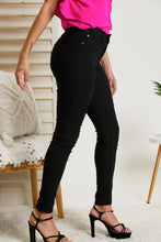 Load image into Gallery viewer, YMI Jeanswear Kate Hyper-Stretch Mid-Rise Skinny Jeans in Black
