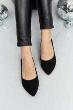 Load image into Gallery viewer, Forever Link Pointed Toe Flats