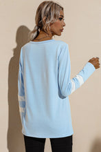 Load image into Gallery viewer, Double Stripe Twist Hem Tee