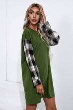 Load image into Gallery viewer, Plaid Sleeve Contrast T-Shirt Dress