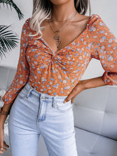 Load image into Gallery viewer, Floral Twist Front Puff Sleeve Top