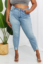 Load image into Gallery viewer, Judy Blue Lily Full Size Relaxed Fit Jeans