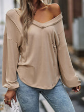 Load image into Gallery viewer, Seam Detail V-Neck Lantern Sleeve Top