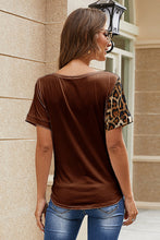 Load image into Gallery viewer, Leopard Splicing Knot Hem Short Sleeve Top