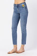 Load image into Gallery viewer, Judy Blue Sunflower Fields Full Size Run Embroidered Relaxed Jeans