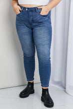 Load image into Gallery viewer, Judy Blue Full Size Cooling Denim Skinny Jeans