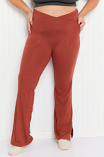Load image into Gallery viewer, Going the Distance V-Waist Pocket Flared Rae Mode Yoga Pants