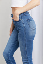 Load image into Gallery viewer, Judy Blue Full Size Cooling Denim Skinny Jeans