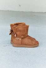 Load image into Gallery viewer, Forever Link Rhinestone Bow Detail Snow Boots