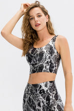 Load image into Gallery viewer, Metallic Snakeskin Print Cropped Yoga Tank