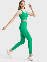 Load image into Gallery viewer, Scoop Neck Crisscross Straps Sports Bra