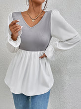 Load image into Gallery viewer, Contrast Flounce Sleeve V-Neck Blouse