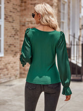 Load image into Gallery viewer, Simple & Chic Blouse