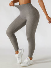 Load image into Gallery viewer, Elastic Waistband Cropped Sports Leggings