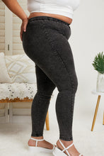Load image into Gallery viewer, Vocal Rendezvous Full Size Pull-On Skinny Jeans