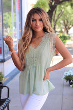 Load image into Gallery viewer, Lace Capped Sleeve Lined Top