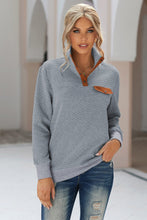 Load image into Gallery viewer, Contrast Quilted Quarter-Snap Long Sleeve Sweatshirt