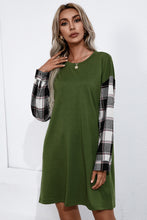 Load image into Gallery viewer, Plaid Sleeve Contrast T-Shirt Dress