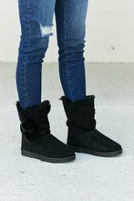 Load image into Gallery viewer, Forever Link Pom-Pom Faux Fur Snow Boots