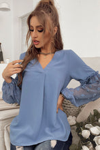 Load image into Gallery viewer, Swiss Dot Balloon Sleeve V-Neck Blouse