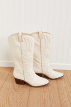 Load image into Gallery viewer, Mountain Fever Cowboy Boots in Half sizes