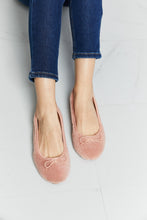 Load image into Gallery viewer, Forever Link Bow Detail Sherpa Flats