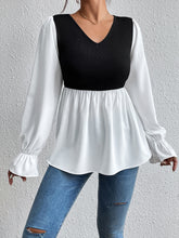 Load image into Gallery viewer, Contrast Flounce Sleeve V-Neck Blouse