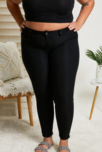 Load image into Gallery viewer, YMI Jeanswear Kate Hyper-Stretch Mid-Rise Skinny Jeans in Black