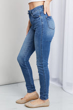Load image into Gallery viewer, Judy Blue Full Size Cooling Denim Skinny Jeans