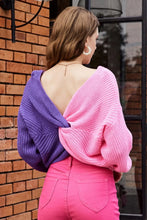 Load image into Gallery viewer, Two-Tone V-Neck Twisted Sweater